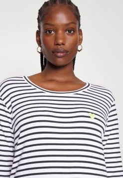 LIA - Pitkähihainen Paita -Kaffe Myymälä 05af00338b604a979f695e5274813a51