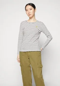 Kaffe ELEKTRA CROPPED PANTS - Reisitaskuhousut -Kaffe Myymälä 13b46779fe7247f7a98ed4d5fa1b82fd