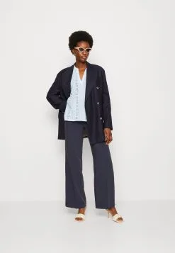 Edessä -Kaffe Myymälä 3627c7a19fb3454f96903b6bd3f03175