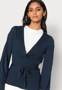 Kaffe ANNO ASTRID WRAP CARDIGAN - Neuletakki 9 Kaffe ANNO ASTRID WRAP CARDIGAN - Neuletakki -Kaffe Myymälä 4a09d34b68d440a6b4c19044bcba0c50