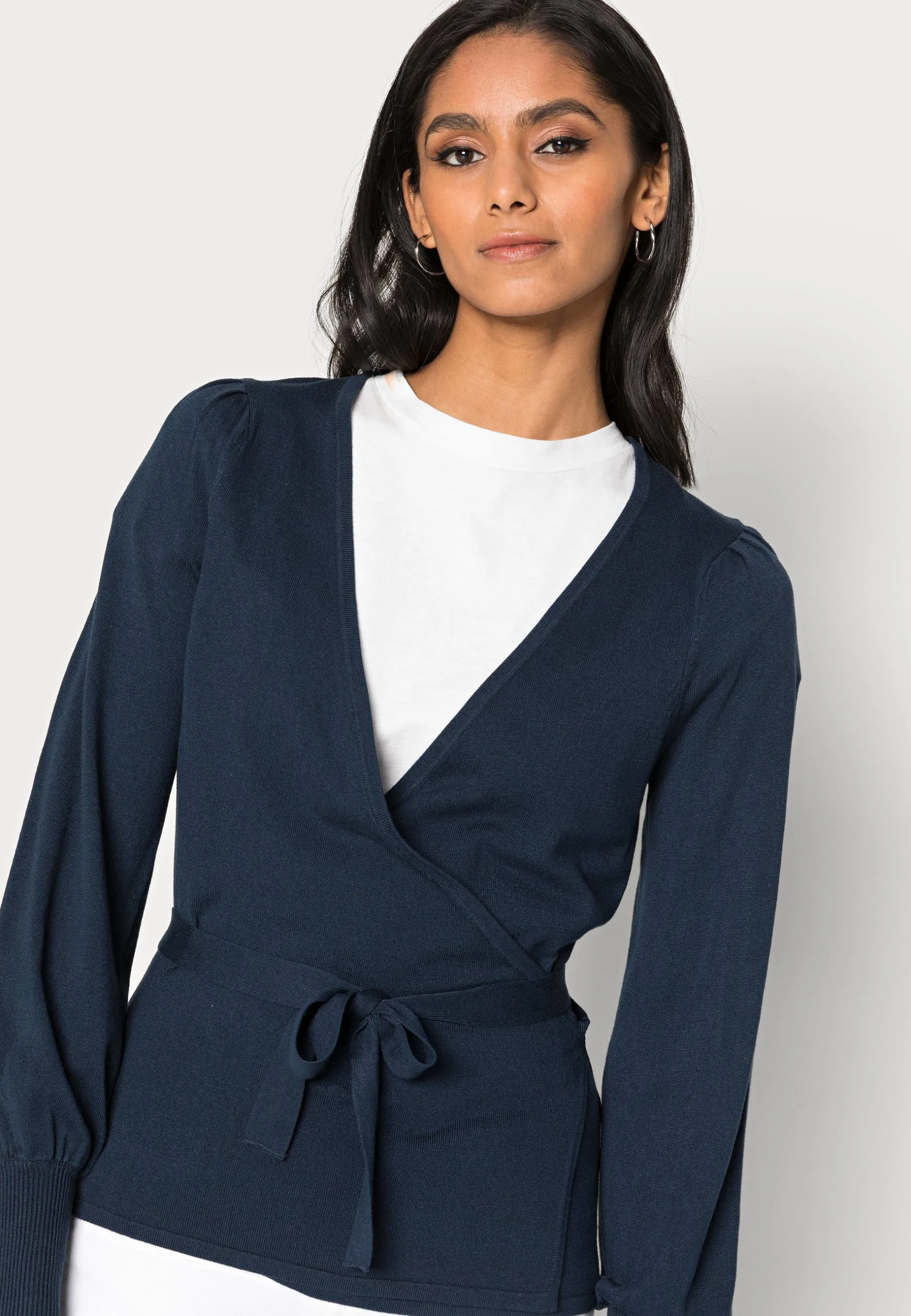 Kaffe ANNO ASTRID WRAP CARDIGAN - Neuletakki 6 Kaffe ANNO ASTRID WRAP CARDIGAN - Neuletakki - Image 4