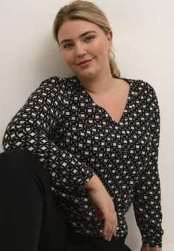 KCNALLY AMI - Pusero -Kaffe Myymälä 6e9bda3d9878434d9be95950078858a7