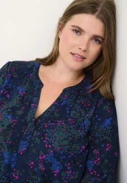 KCSANNY - Pusero -Kaffe Myymälä 8fe4619ba50c47de871ed99d188d944c