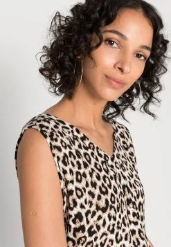 Kaffe VILIA AMBER - Toppi -Kaffe Myymälä 9995dfef28f8441a9d96460e5884a469