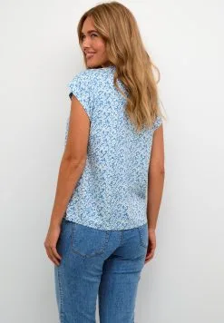 Kaffe KAEDMONDA - Printtipaita 9 Kaffe KAEDMONDA - Printtipaita -Kaffe Myymälä a8cd8a1cfcec4ddfaf7923dc7735631a