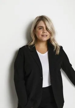 JIA - Bleiseri -Kaffe Myymälä ac7e94b3fb4d43ee96d1dc45c12197bb