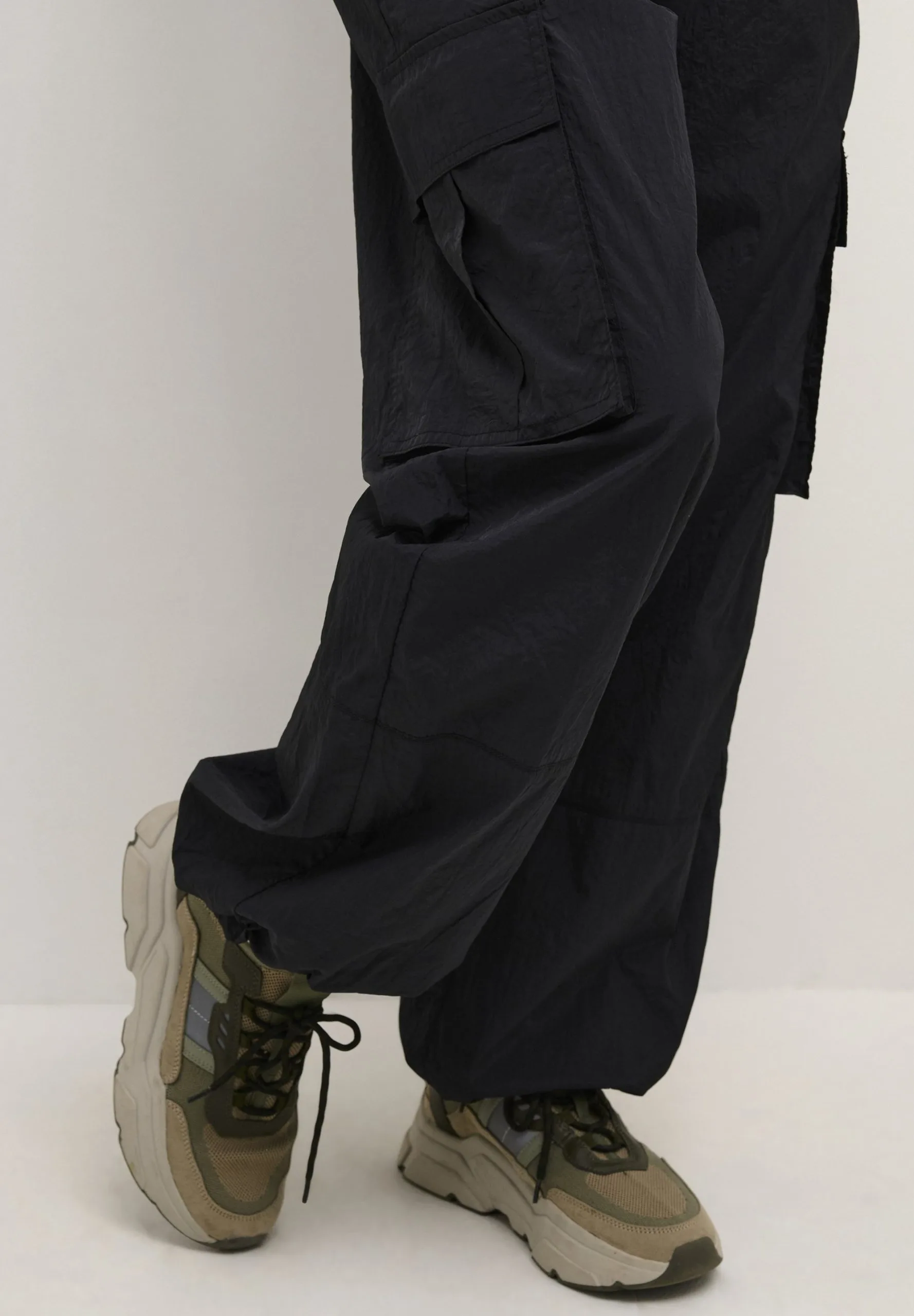 Kaffe KAMARIE - Reisitaskuhousut 6 Kaffe KAMARIE - Reisitaskuhousut - Image 4