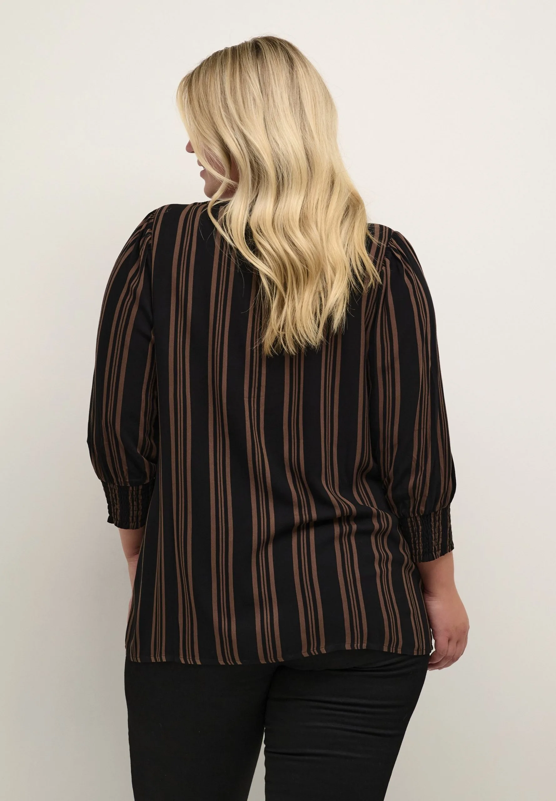 CURVE KCELINA - Pusero 5 CURVE KCELINA - Pusero - Image 3