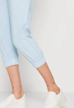 Kaffe NAYA CAPRI - Shortsit -Kaffe Myymälä ce2e28a744b64949ac5b7c9b514cf43b