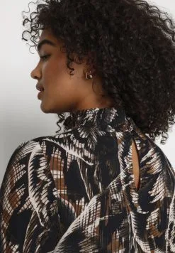 KCERIN AMI - Pusero -Kaffe Myymälä e6c26ce882f34d26b94ff66346bba3e4